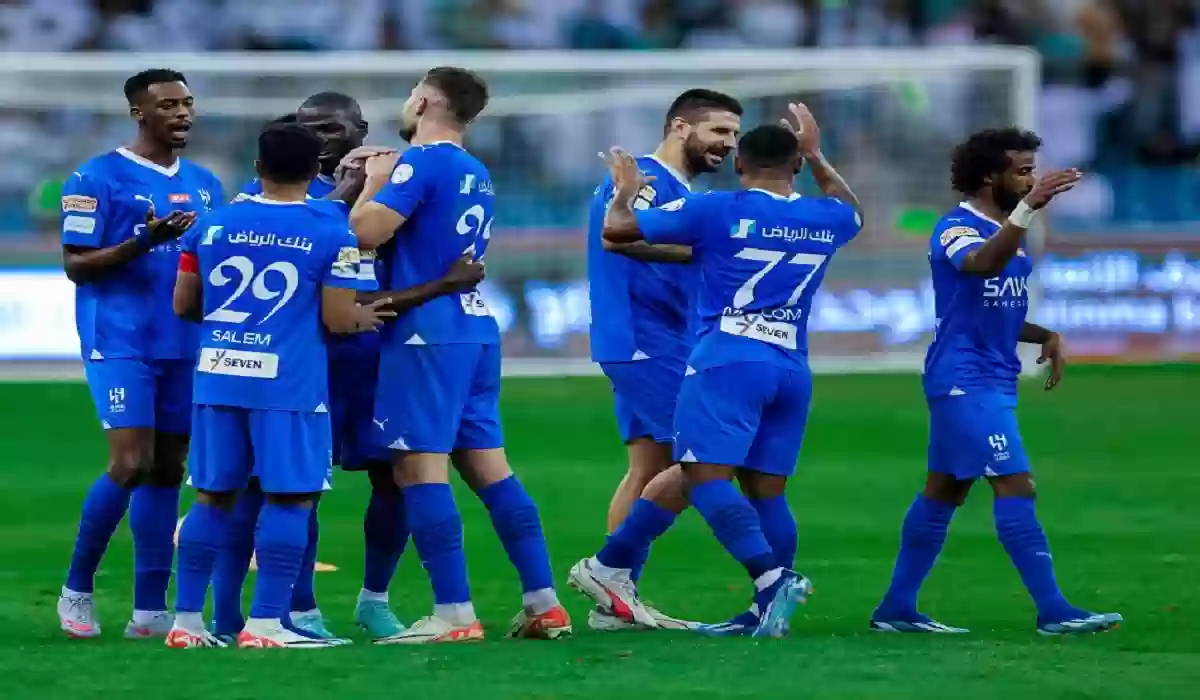 الهلال يسعى للهروب بالصدارة والرياض